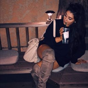 Meet your Posher, Arii